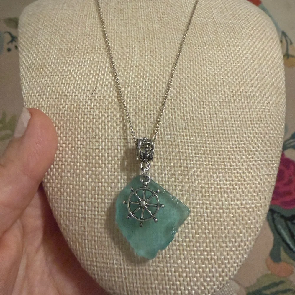 Sterling Silver 925 Aqua Sea Glass Ship Wheel Nautical Pendant‎ Necklace Blue